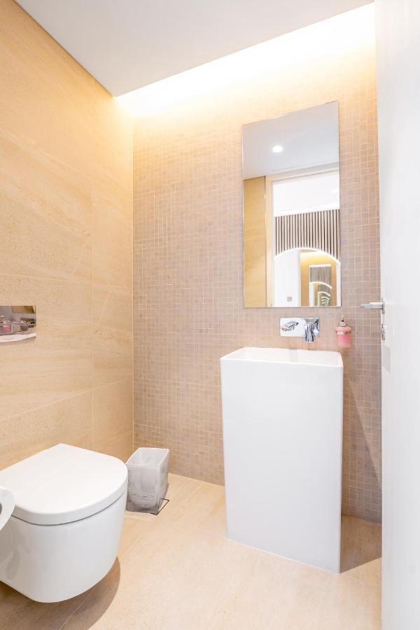 Spectacular 3 Bedroom Condo With Maids Room Facing The Dubai Eye Exteriér fotografie